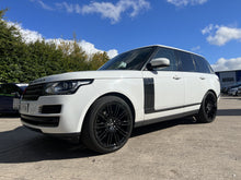 Load image into Gallery viewer, LAND ROVER HSE STYLE GLOSS BLACK