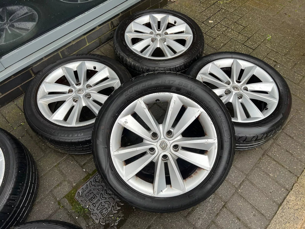 RENAULT MEGANE ALLOY WHEELS + TYRES