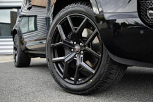 Load image into Gallery viewer, LAND ROVER URBAN STYLE GLOSS BLACK